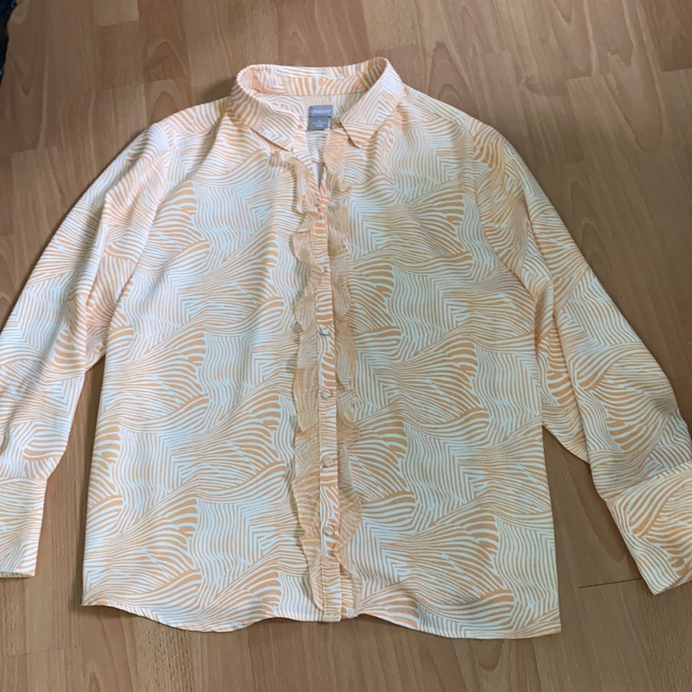 Chico’s Button-Up Ruffled Blouse🌼